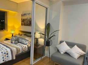Cool 1BR Acqua Livingstone w/ Netflix, Pool & Gym
